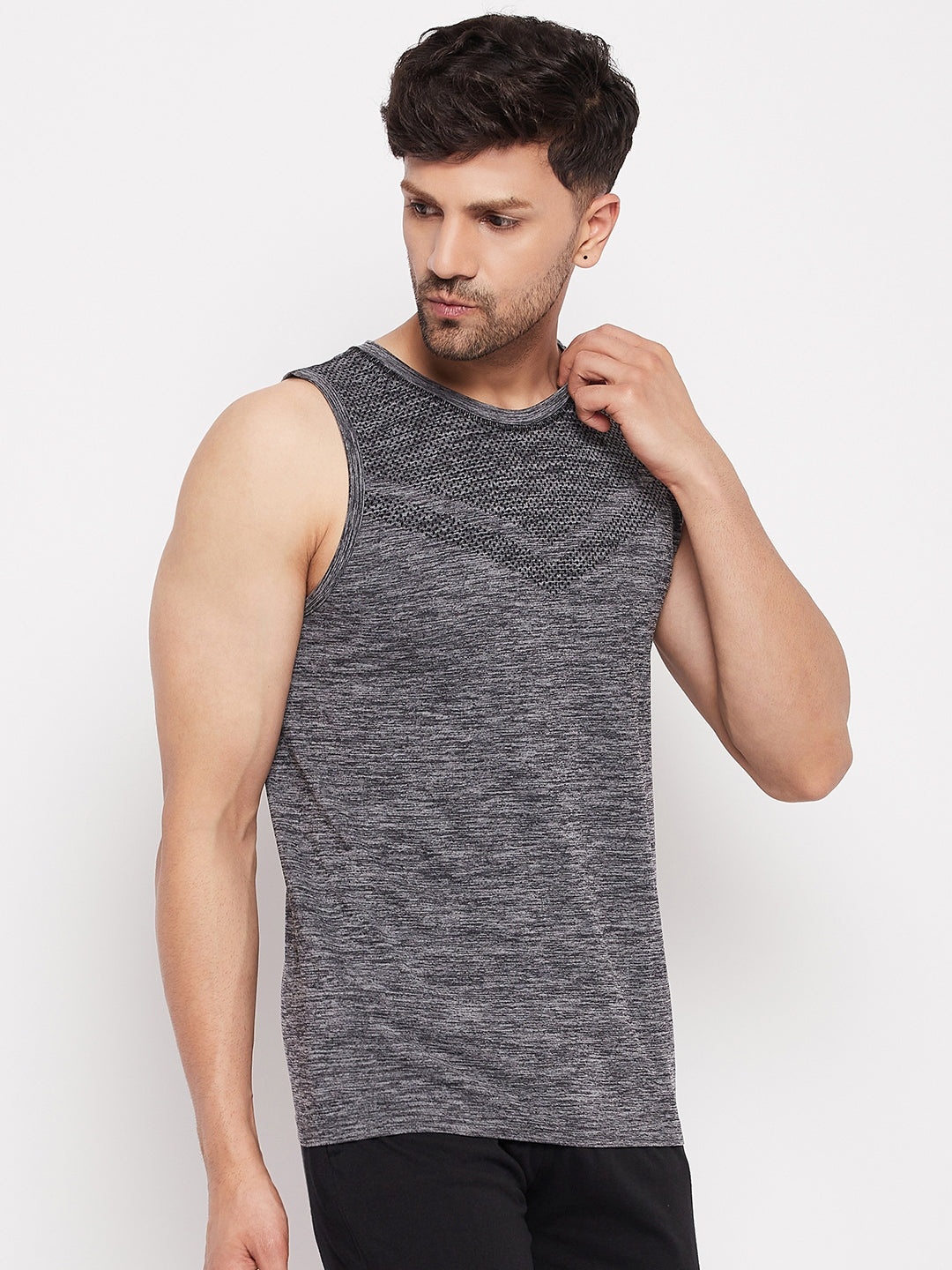 C9 Airwear Seamless Men's Sando/Vests with Round Neck and Textured Knit