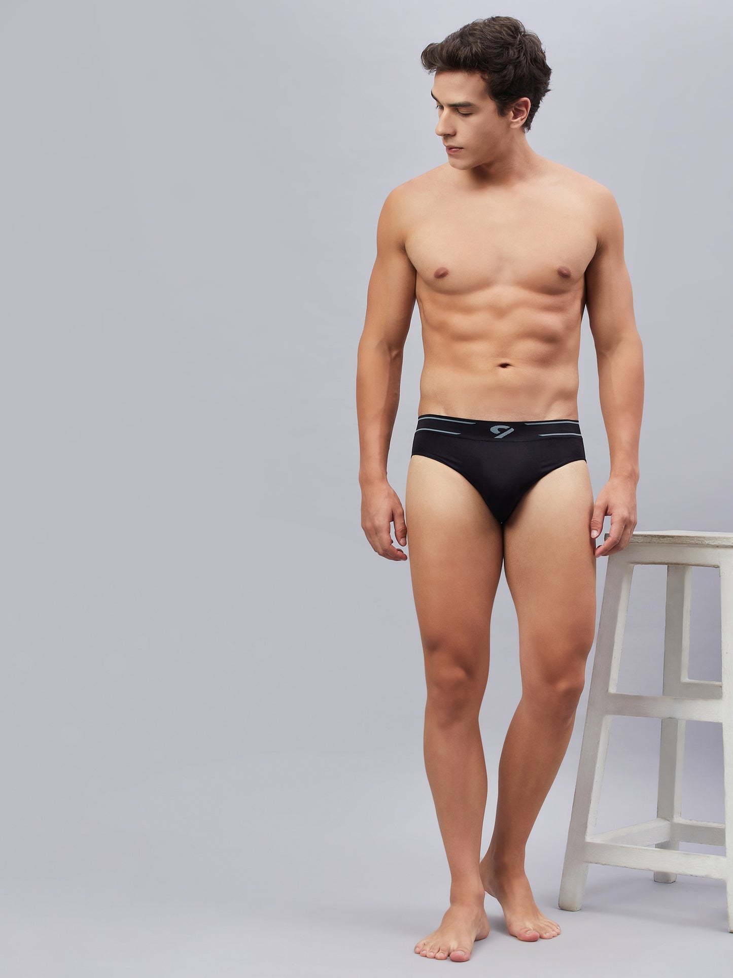 C9 AIRWEAR Skin friendly Men's Seamless Black  Basic Briefs